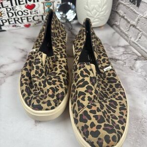 Toms Leopard Pattern Slip-On Shoes